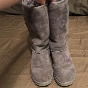 Women’s y’all gray uggs
